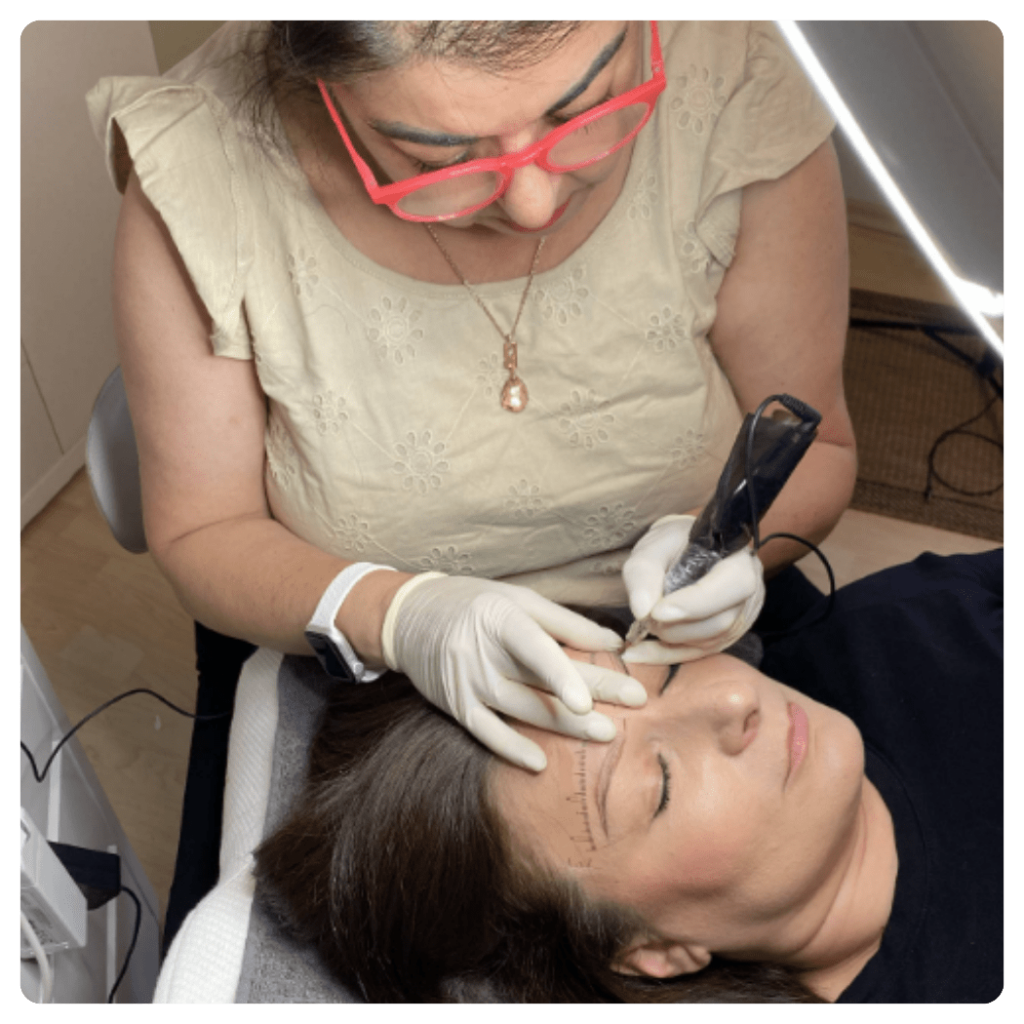 Permanent Make-Up Augenbrauen Behandlung
